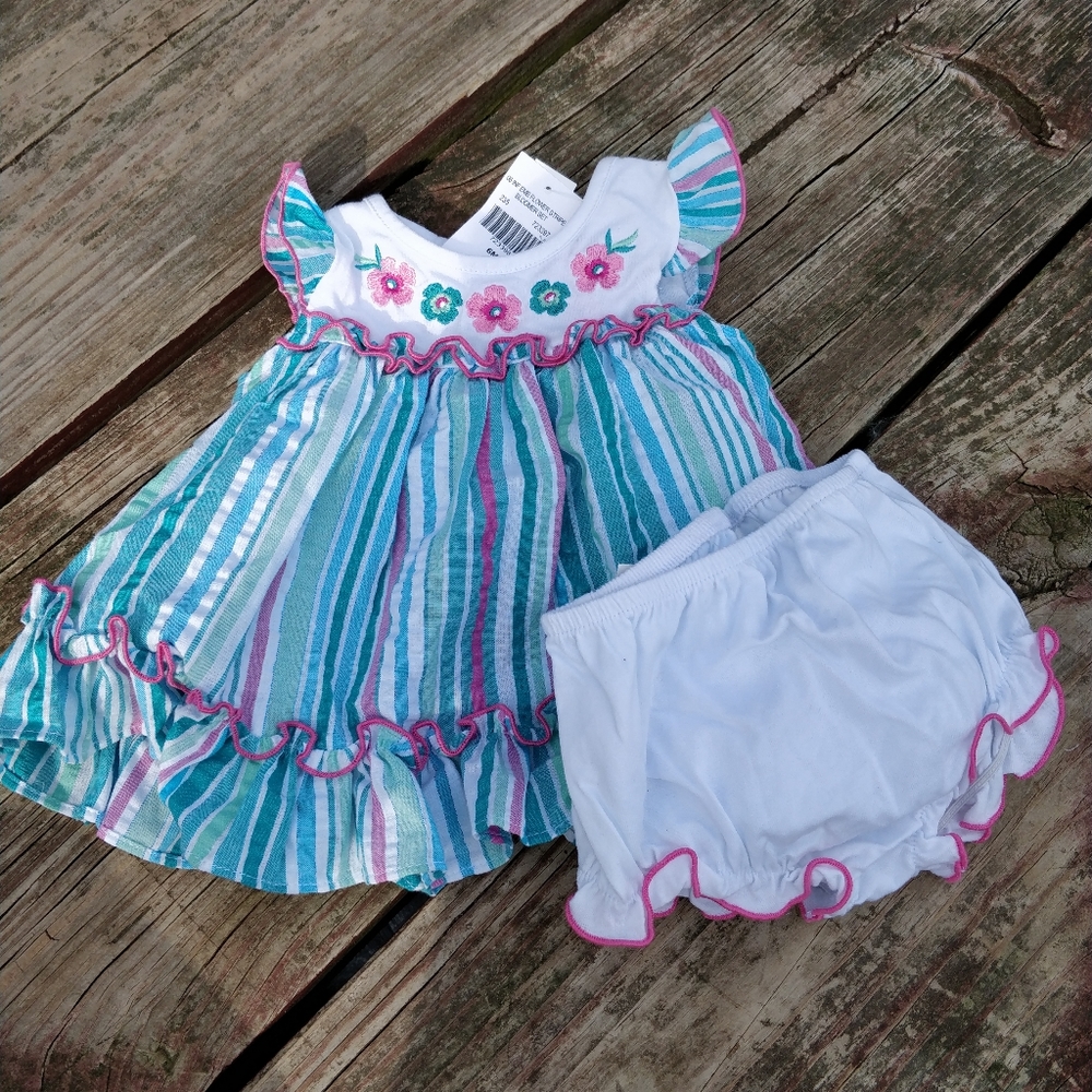 6 Month Flower 🌸 striped bloomer set